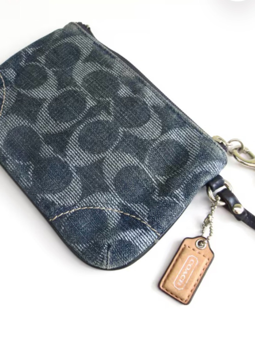 Coach Poppy Blue Signature
Denim/Leather Wristlet - Picture 4 of 16